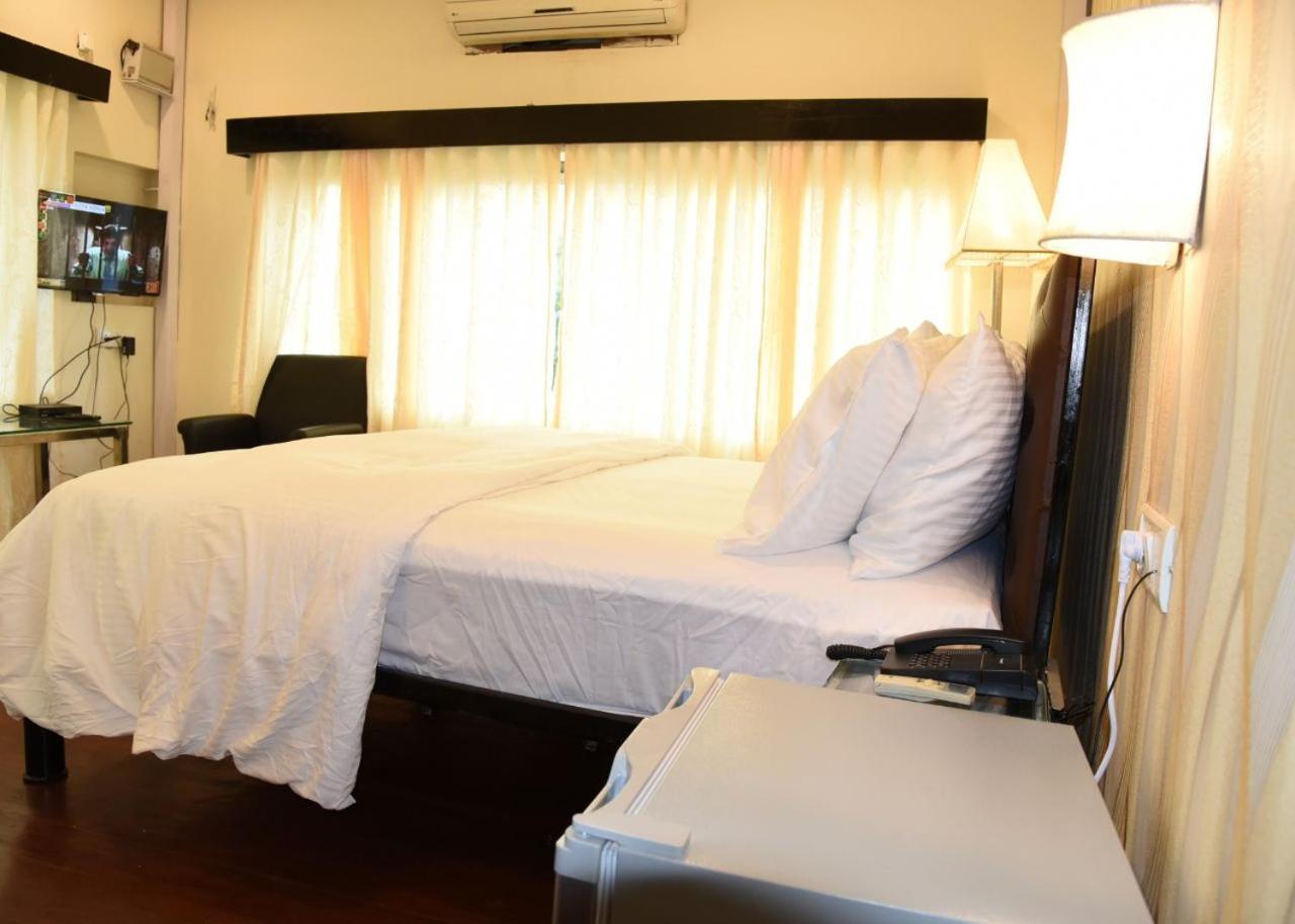 Creek Hotel - Panaji Exteriör bild