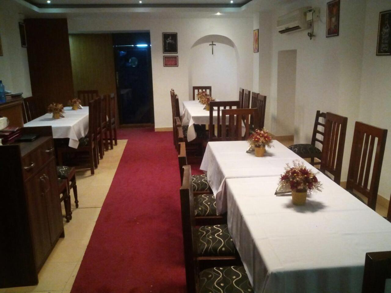Creek Hotel - Panaji Exteriör bild